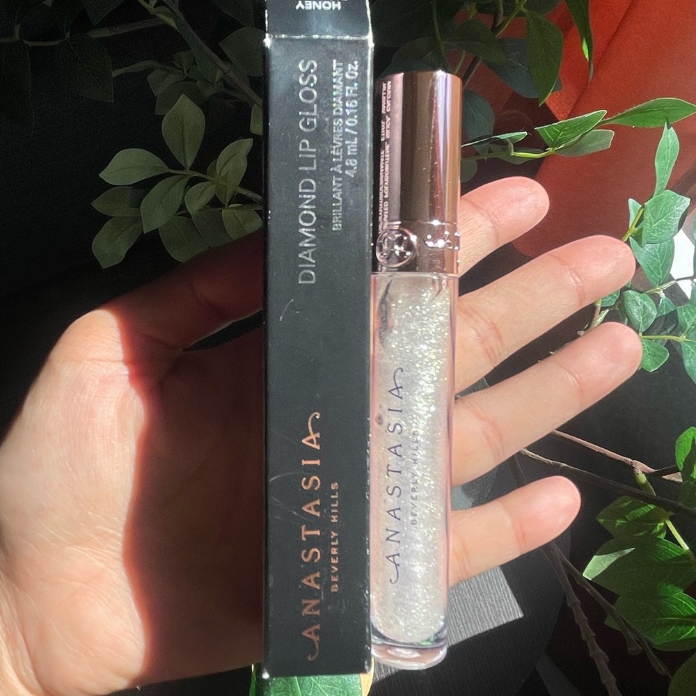 - Anastasia Beverly Hills Honey Diamond gloss